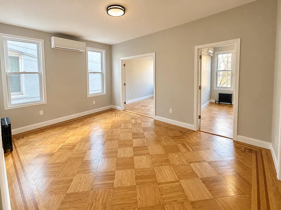 32-51 44th St #1R
