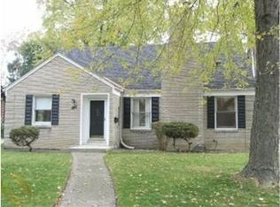 804 Barrington Rd, Grosse Pointe Park, MI 48230