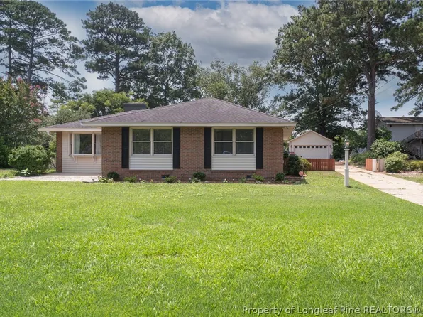 1004 Asbury Rd, Eastover, NC 28312