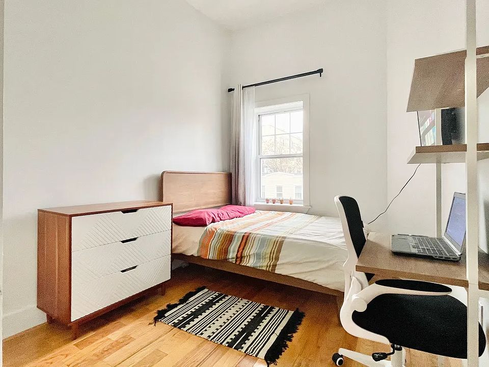 1st image of 1078 Dekalb Ave #3
