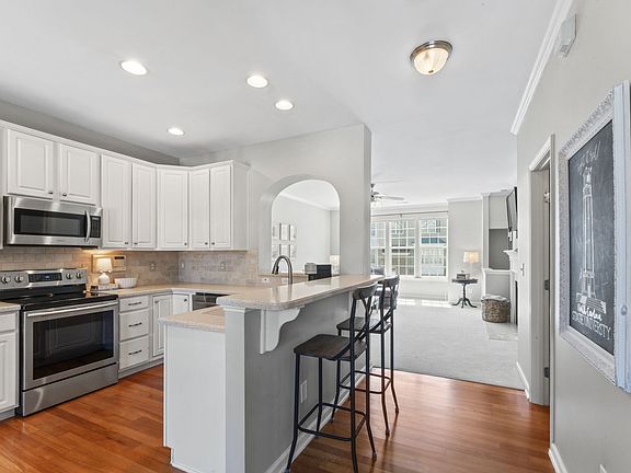 3rd image of 5414 Silver Moon Ln