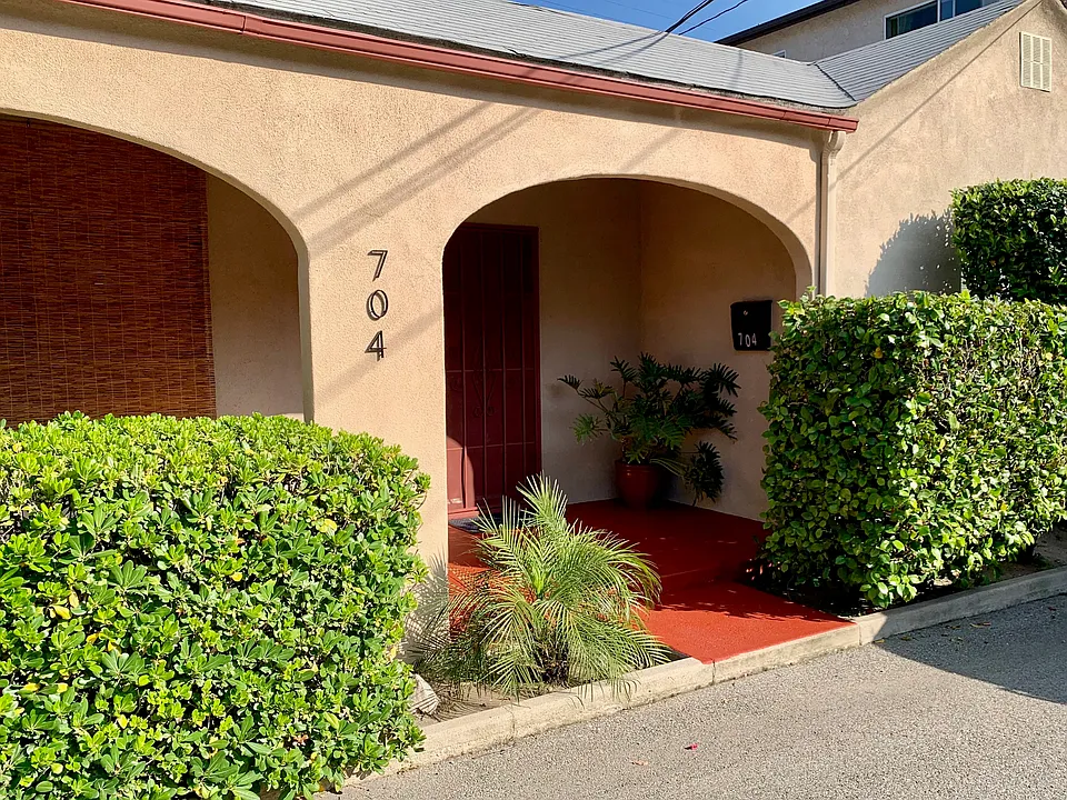 704 E Cedar Ave