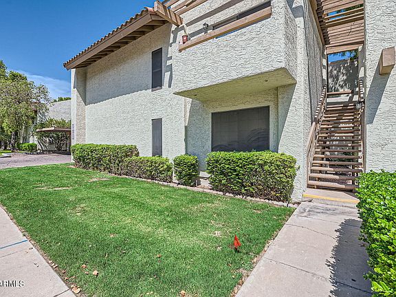 2nd image of 808 E LAWRENCE Lane #206