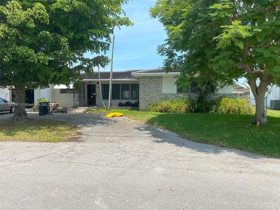 1st image of 5865 SW Twin Lake Dr