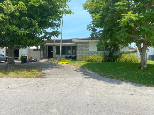 5865 SW Twin Lake Dr, Miami, FL 33143