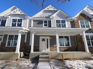 375 Didier Ct, Buffalo Grove, IL 60089