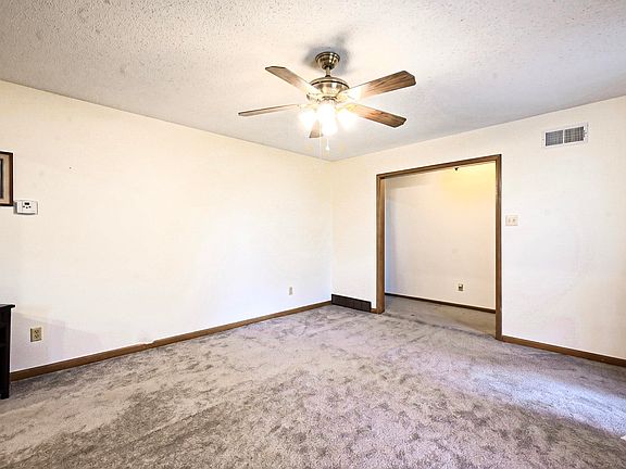 4th image of 3275 Altruria Rd
