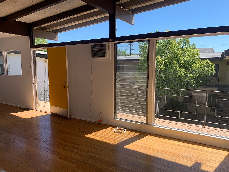 1st image of 3213 3/4 Perlita Ave