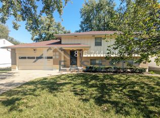 8833 Madison Ave, Kansas City, MO 64114