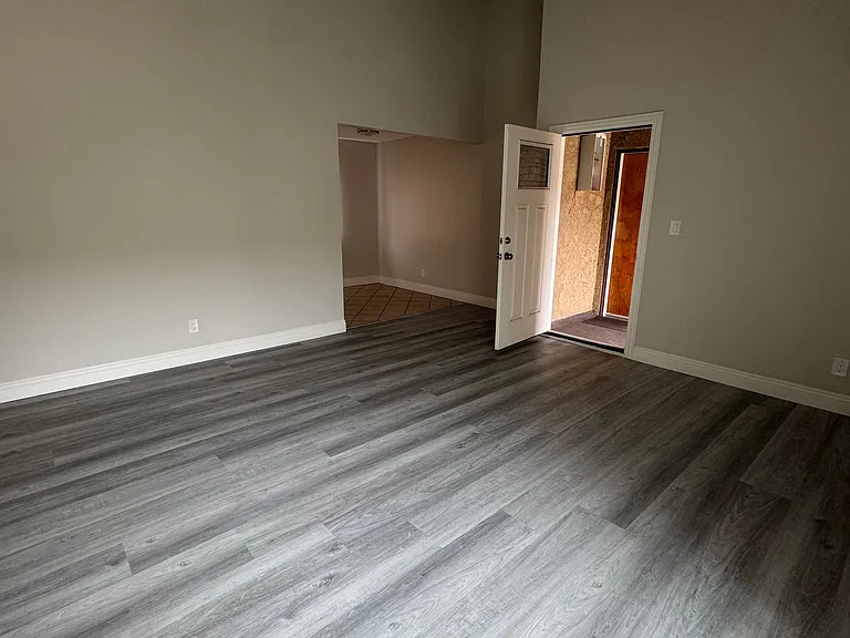 831 S Greenwood Ave #16 — Photo 6