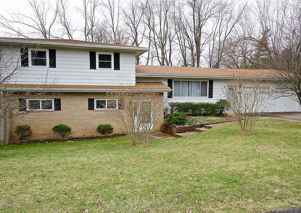 1st image of 160 Chapel Hill Dr