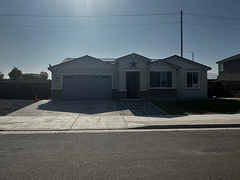 4593 Bandon Ave — Photo 1