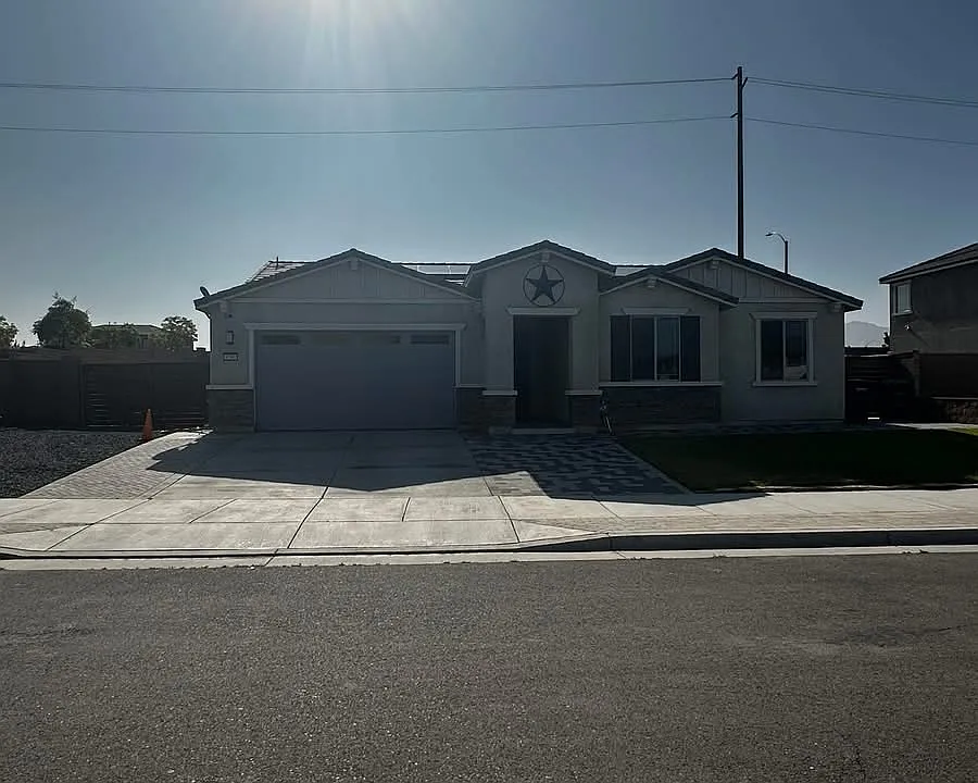 4593 Bandon Ave
