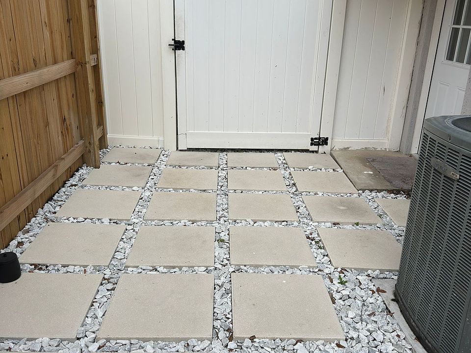 PRIVATE ENTRANCE
