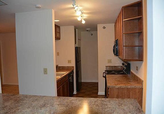 2nd image of 214 Glengarry Dr APT 202