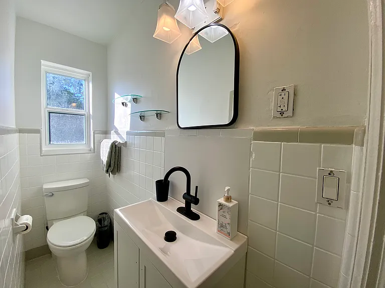500 NE 62nd St #4 — Photo 6
