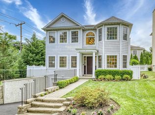 6 Shell Rd, Port Washington, NY 11050