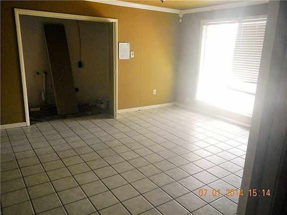 2nd image of 752 Fielding Ave