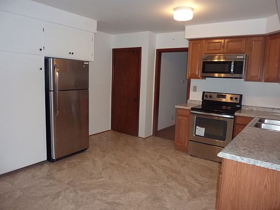 3rd image of 3161 Indianola Ave