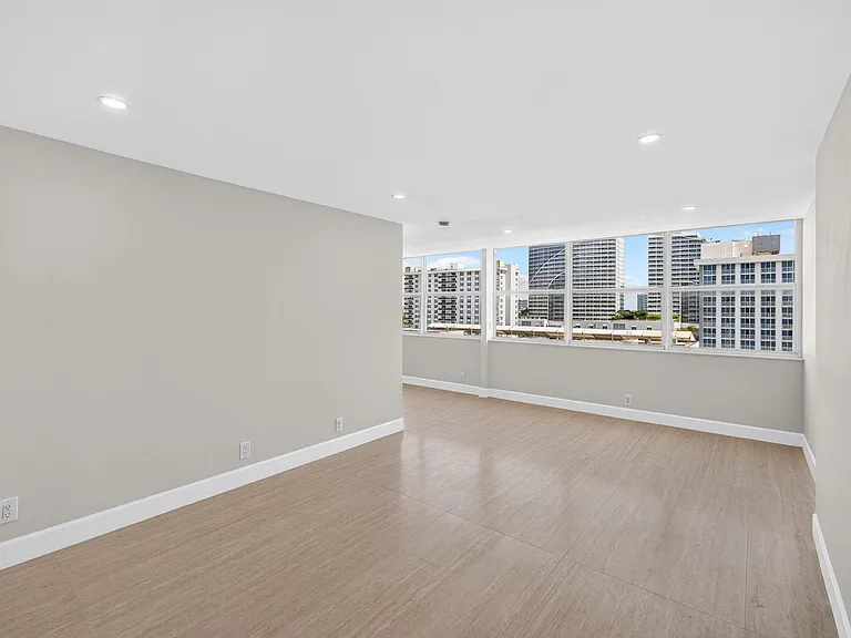 209 N Fort Lauderdale Beach Blvd #8A — Photo 40