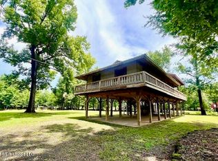 197 Deer Ln, Lucedale, MS 39452