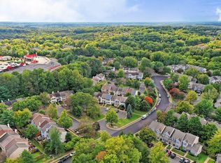 5654 White Dove Ln, Clifton, VA 20124