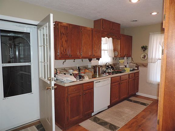 3rd image of 100 Sunkist Village Ln