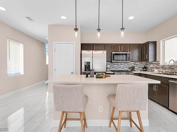 4th image of 1019 Garnet Ridge Ct