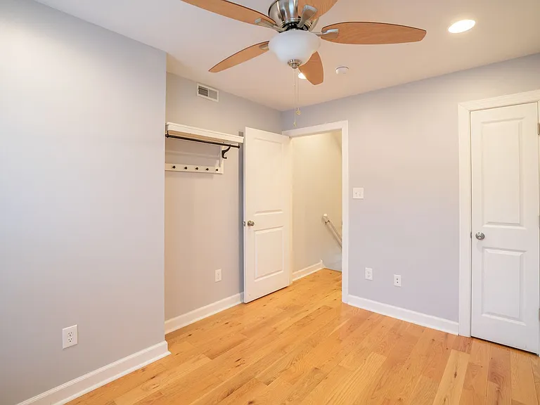 2033 Manton St — Photo 16