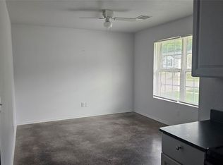 905 W 7th St, Bonham, TX 75418