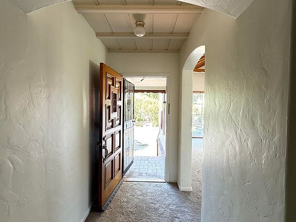 4th image of 2840 Johnson Ave