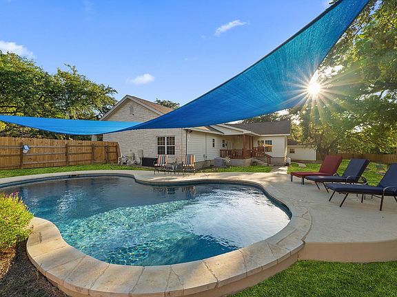 5th image of 100 Winding Oak Dr