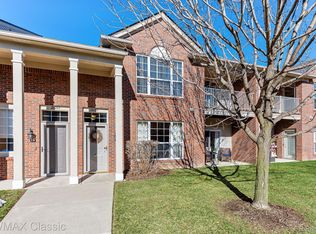 26105 Chesapeake Cir, Walled Lake, MI