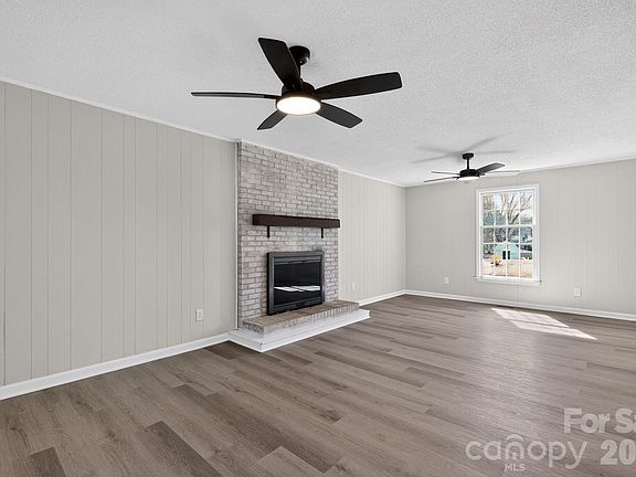 2nd image of 420 Montana Dr