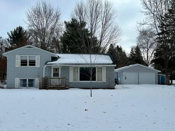 18606 Riverwood Dr, Little Falls, MN 56345