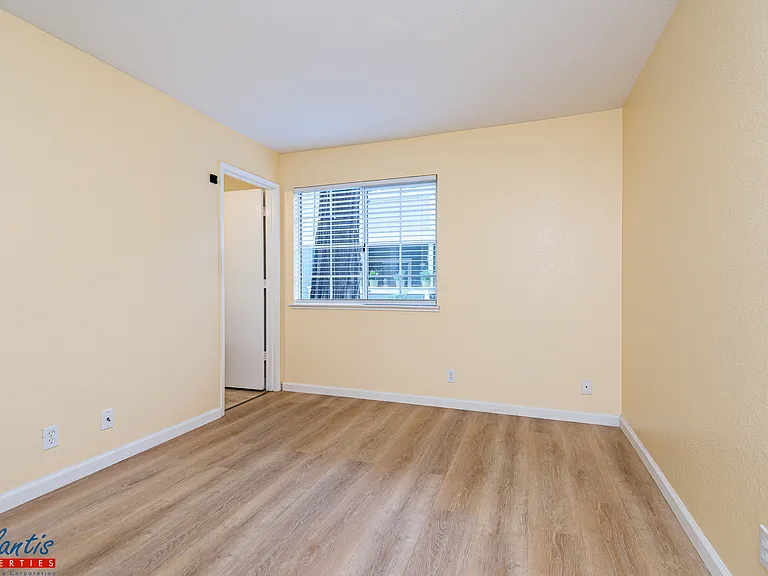 2750 Somerset Park Cir — Photo 6