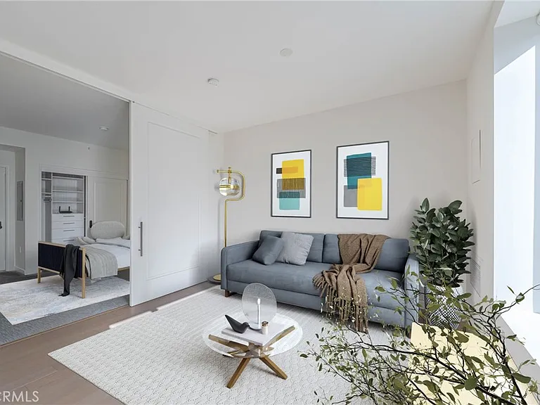 1050 S Grand Ave #1305 — Photo 1