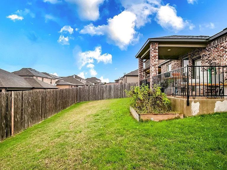 7616 Groundhog Way — Photo 34