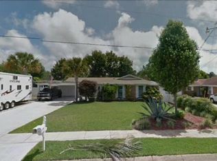 10 Lakeview Dr, Mary Esther, FL 32569
