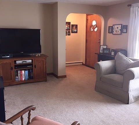 4th image of 1590 Master St