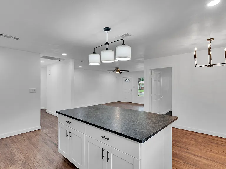6124 Sundown Dr — Photo 5