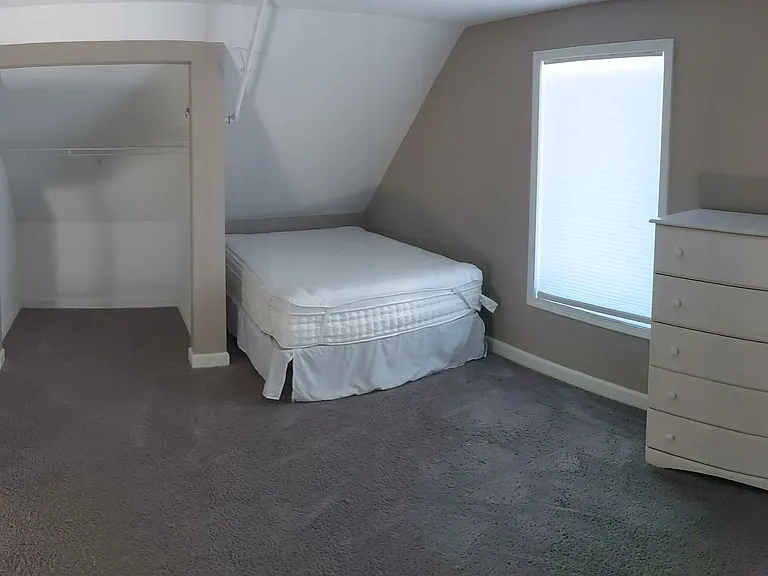 1335 Hill St — Photo 5