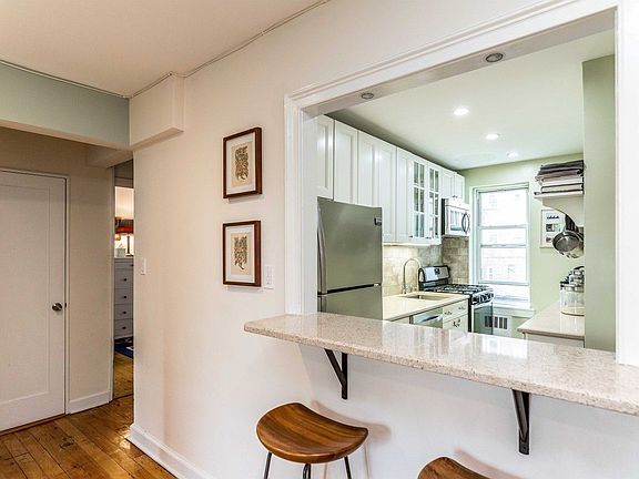 5th image of 3925 51st St APT 2D