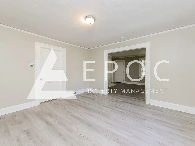 1231 Winfield Dr — Photo 8