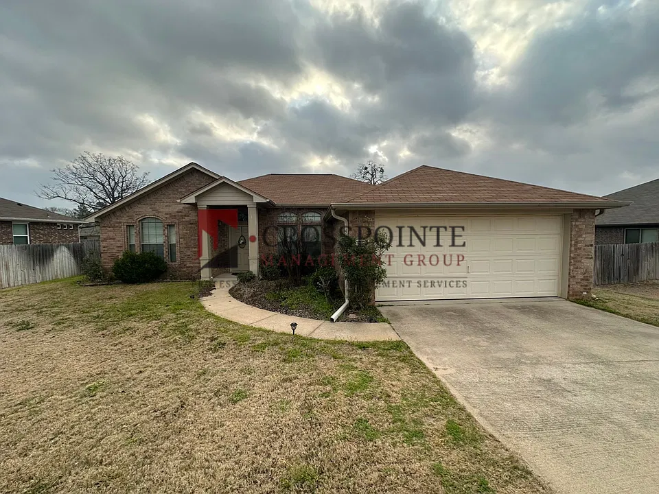 393 Molly Ln