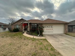 393 Molly Ln, Lindale, TX 75771