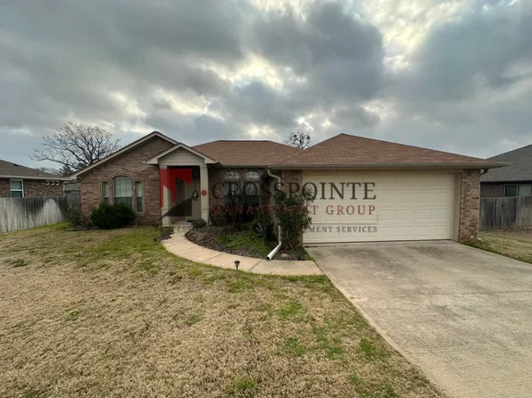 393 Molly Ln, Lindale, TX 75771