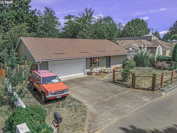 3rd image of 1585 NE 18th St
