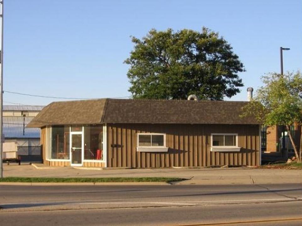 2nd image of 701 E Geneva St