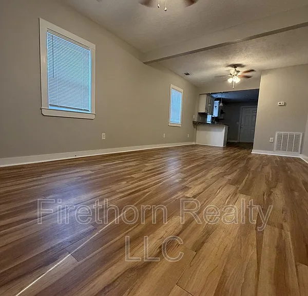 534 Basin St — Photo 6